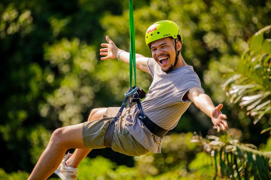 10 Flight Trail - Warm-up time on the 500 m zipline course
