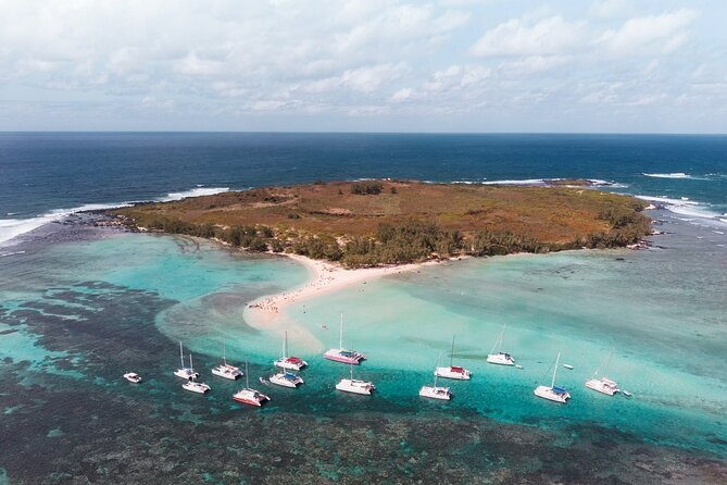 3 North Islands Catamaran Cruise with Lunch & Drinks on island. - Stop 1: Ilot Gabriel Beach, swimming and possible bird-life