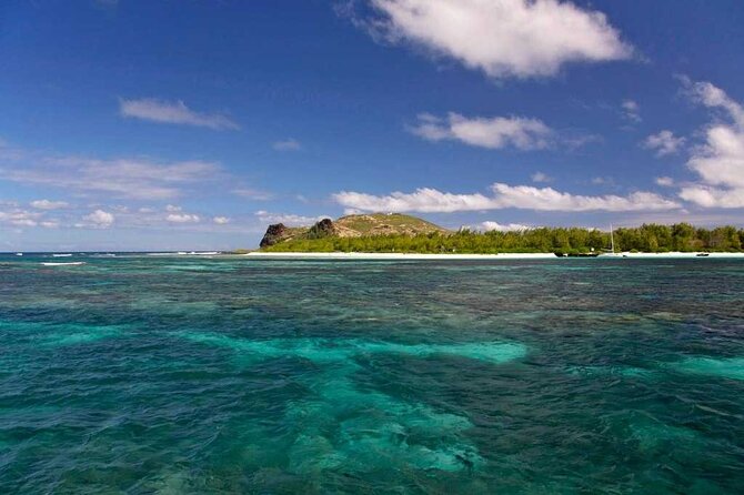 3 North Islands Catamaran Cruise with Lunch & Drinks on island. - Price and value: what $58.08 really buys
