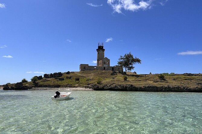 5 Islands Private Speedboat with Snorkeling Lunch and Drinks - Grand River South-East Waterfalls by Boat: Where Land and Sea Meet