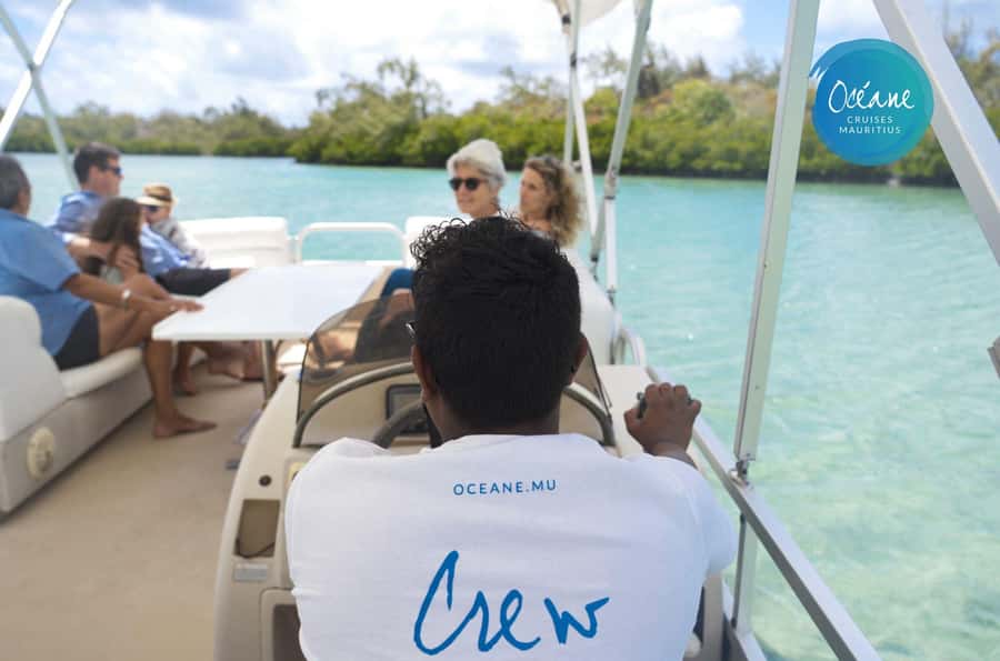 5 Islands Tour: New OCÉANE Private Pontoon Boat cruise - Grand River South East Waterfall Stop: Photos First, Then Off Again