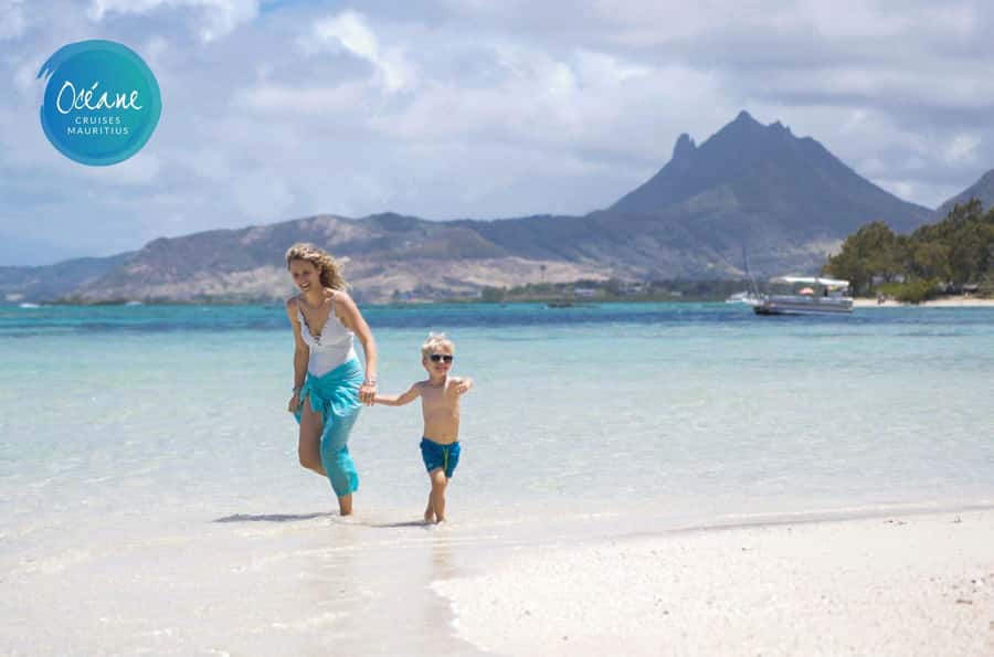 5 Islands Tour: New OCÉANE Private Pontoon Boat cruise - Drinks and Lunch: The Real Value of Unlimited, With One Smart Catch