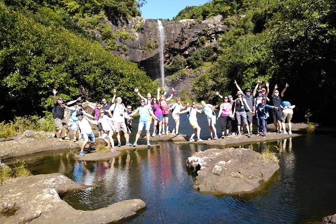 7 Cascades Half Day - What The Hike Really Feels Like on Basalt Rocks