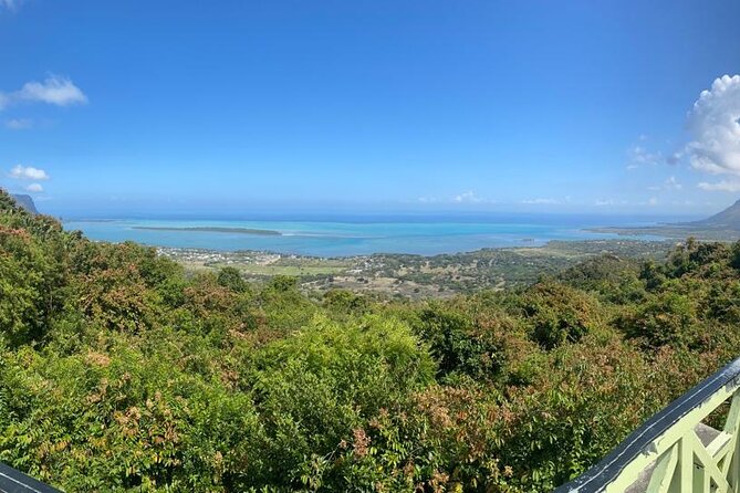 All Inclusive Full Day Tour: Chamarel Rhumrie,7-Coloured & Lunch - Black River Gorges National Park: Monkeys and Forest Views