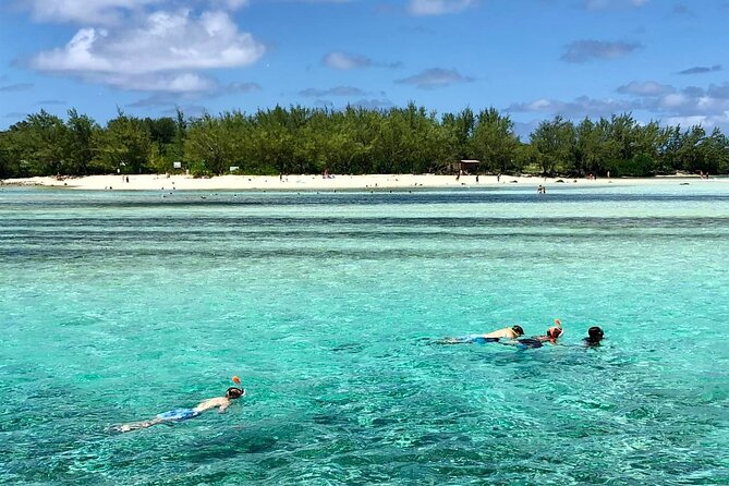 All inclusive SPEEDBOAT FULL DAY to ILE AUX CERF & GRSE WATERFALL - How the 5 to 8 Hours Will Feel on Your Calendar