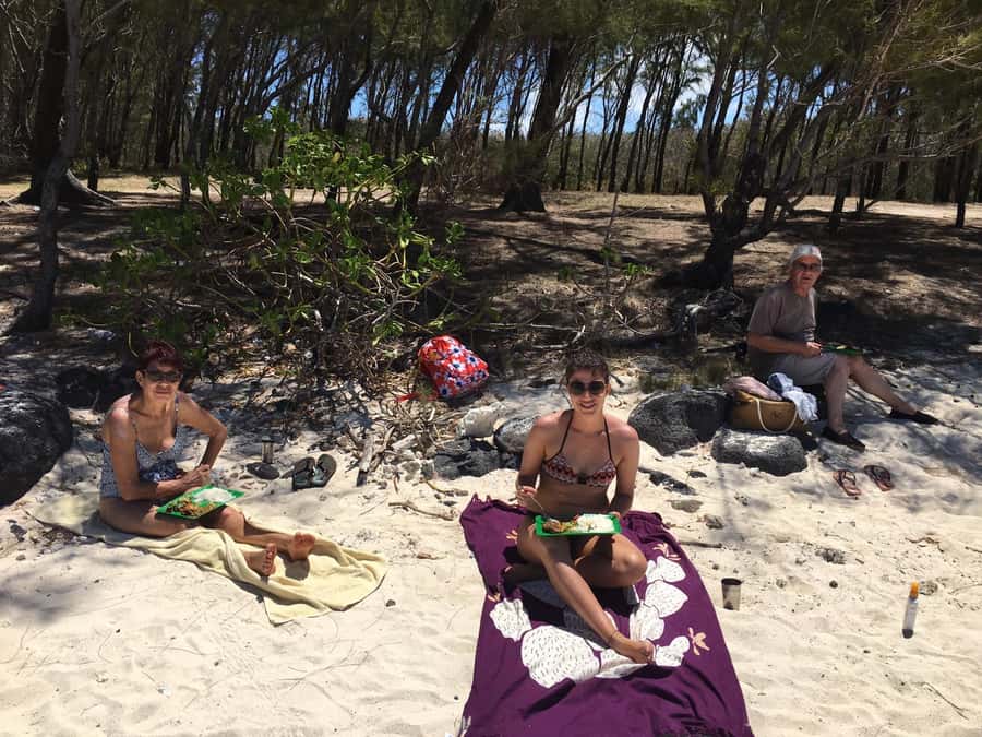 Blue Bay: Half-Day Snorkeling Trip with Creole Picnic Lunch - Drinks, stories, and the human side of the crew
