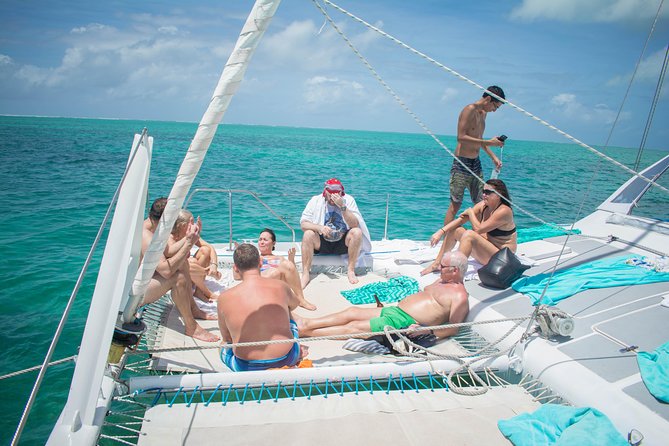 Catamaran cruise to Ile aux cerfs with bbq lunch - Lunch onboard after snorkeling, with drinks and live music