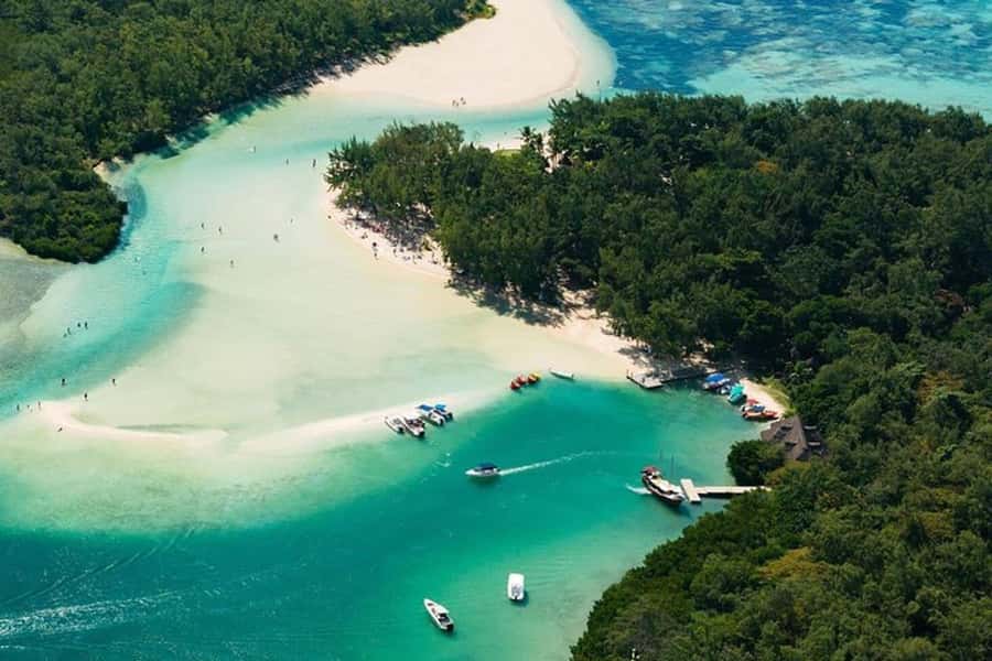 Catamaran trip to Ile Aux Cerfs With Two Way Transportation - How the A/C pickup turns travel time into part of the day