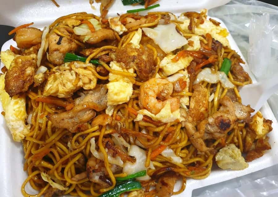 Flavors of Port Louis: Guided Food Tasting Tour with a Local - The market walk: what to watch for at each stop
