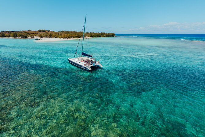 Full Day Catamaran Cruise - North Ilot Gabriel (sharing) - Grand Baie Start: What the Morning Setup Looks Like