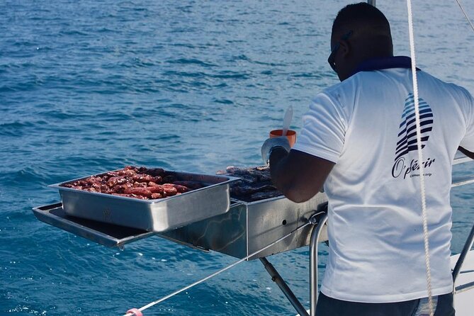 Full Day Catamaran Cruise on shared basis to Bénitiers Island - Ile aux Bénitiers: snorkeling and a short island visit