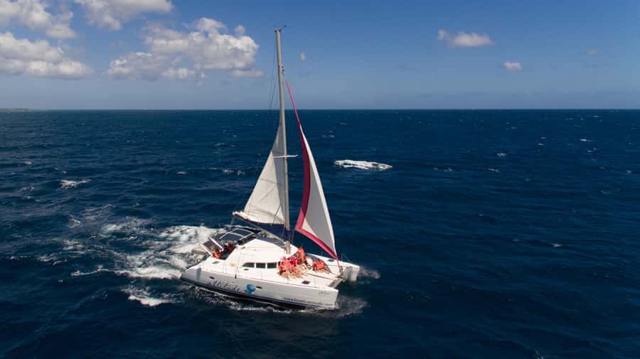 Full Day Catamaran Luxury Cruise to Northern Islands w Lunch - Gunners Coin: The Dramatic Rock Formation Stop You Pass By
