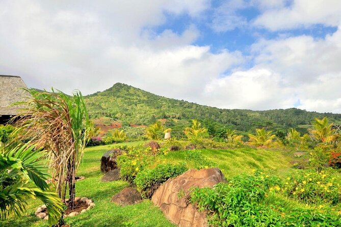 Full-Day Scenic South West Tour, ALL INCLUSIVE Day Trip, Private SUV Car, Guide - Seven Coloured Earth Geopark, Then the Chamarel Viewpoint Follow-Up