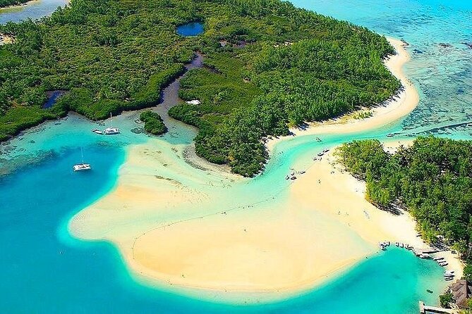 Full Day Shared Speed Boat in Ile Aux Cerfs Lunch & Transfer incl - Pickup, drop-off, and the reality of shared logistics