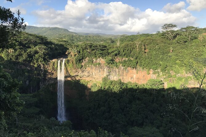 Full day visit to Chamarel ,Curious Corner & Takamaka with Lunch - A one-day South West highlights plan from Grand Baie