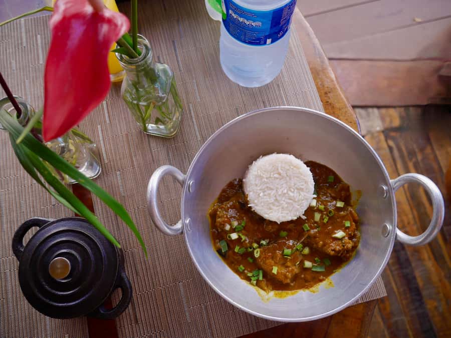 Grand Baie: Coastal Cuisine & Culture Walking Tour - Stop 2: A local restaurant tasting and the Mauritian-Reunion story