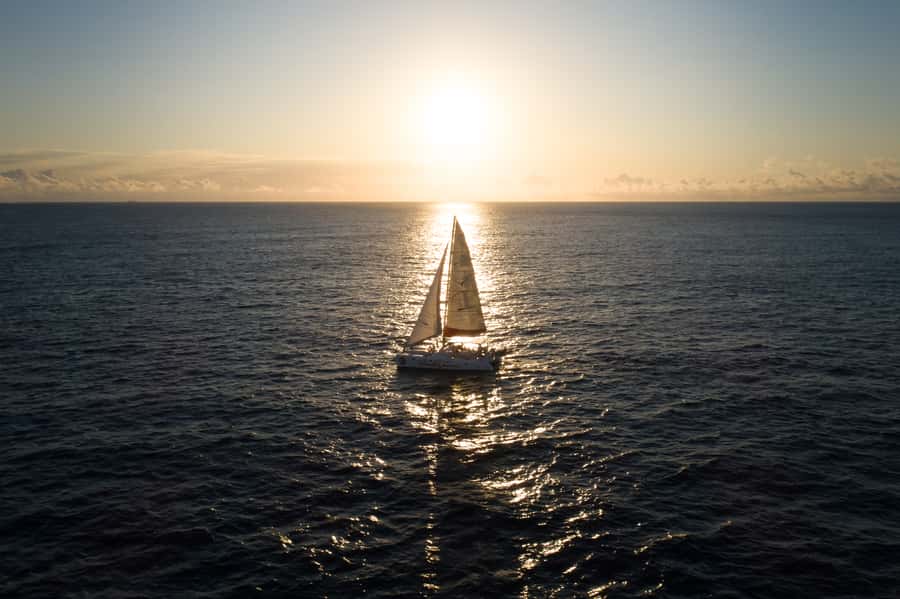Grand Baie: Private 4-Hour Premium Sunset and Dinner Cruise - Your 4-hour schedule: how the timing sets up the best views