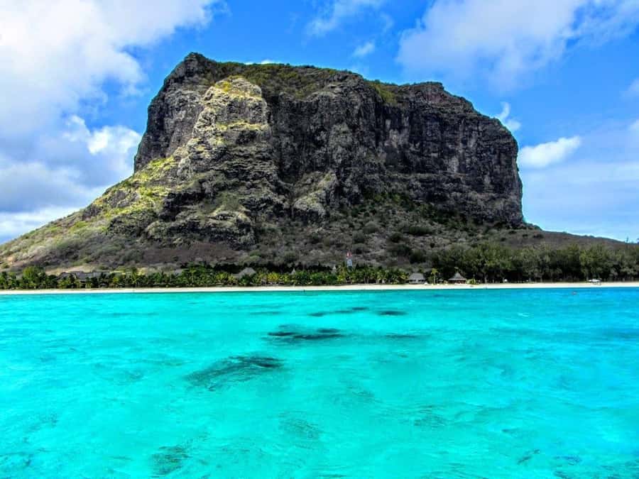 Hike Le Morne & Explore the Southwest (With Transportation) - Maconde Viewpoint: The Curve That Makes the Photos Work