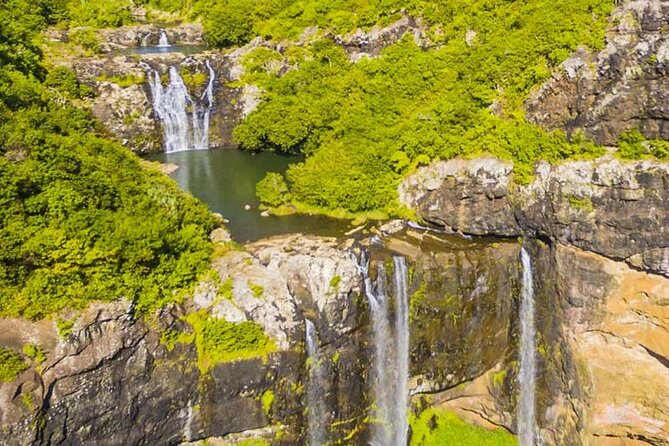 Hiking Trip Full-Day: The Magnificent 7 Waterfalls Sept Cascades including Lunch - The hike itself: forest paths, basalt edges, and slippery climbs