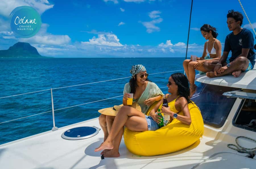 Ile Aux Bénitiers : Private Catamaran Cruise & Gourmet Lunch - Dolphin spotting near Tamarin Bay, plus La Preneuse for marine life