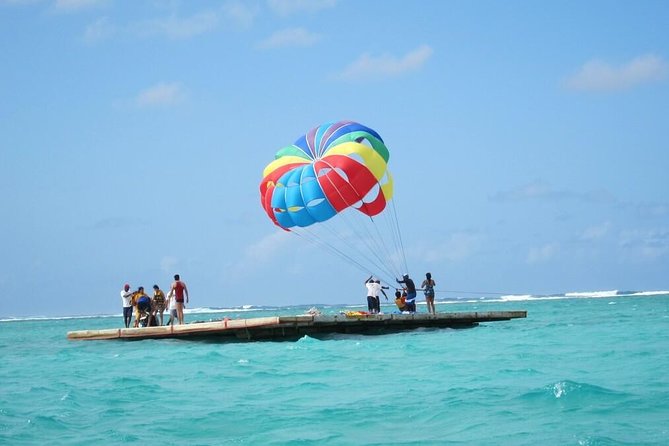Ile aux Cerf: Speed boat with Parasailing & Tube Riding and Lunch - Lunch on Islet Margenie, with drinks and sega dance time