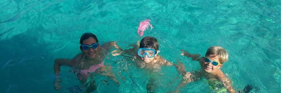 Ile Aux Cerfs Catamaran Cruise sailing from Mahebourg - Food and Drinks on Board: The Comfort Factor You Pay For