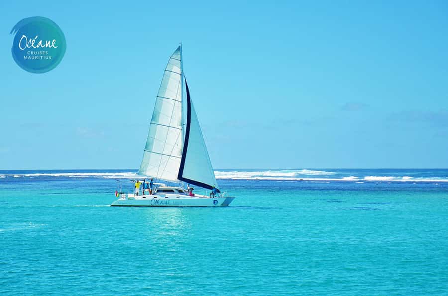 Île aux Cerfs: Private Catamaran Cruise with Gourmet Lunch - Ile aux Fouquets Lighthouse, aperitif and your first swim chance