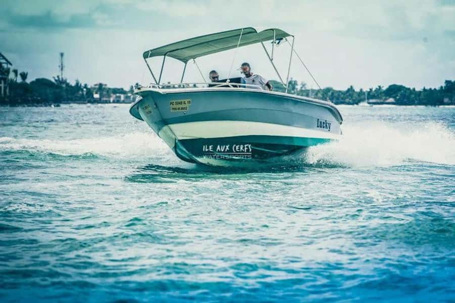 Ile aux Cerfs Speedboat Trip & Transport: Private or Shared - How the private pickup and speedboat rhythm really plays out