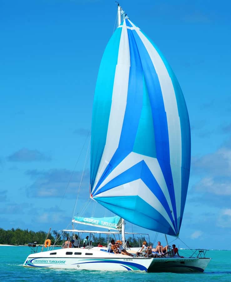 Ile aux Cerfs: The very best day by catamaran. - Food and Drinks on Board: The Value You Feel Most