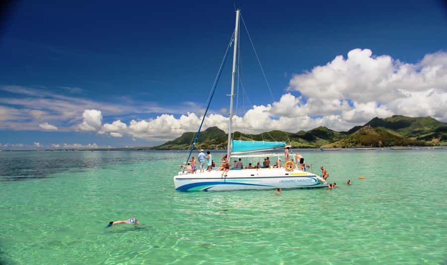 Ile aux Cerfs: The very best day by catamaran. - What to Pack So the Day Feels Effortless