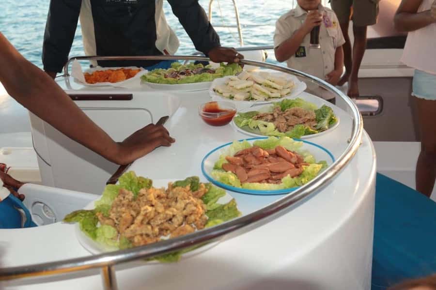 Ilot Gabriel: Catamaran Cruise & BBQ Lunch - Ilot Gabriel natural reserve: beaches, nesting birds, and swim time