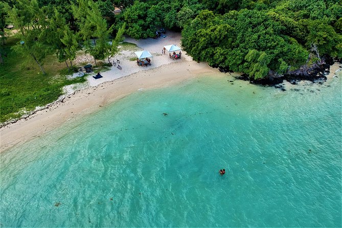 Luxury All-Inclusive Catamaran Cruise to Ile aux Cerfs and GRSE Waterfall - Open bar and BBQ lunch: what all-inclusive really buys you