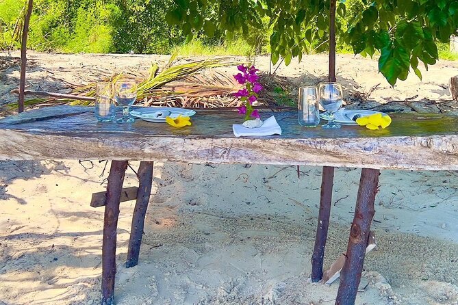 Lydia Boat Mauritius :Private boat tour:Whales&Dolphins encounter - Practical tips for a smooth day on the water (and in the sun)