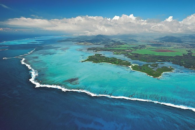 Marvelous Ile aux Cerf island: Speed Boat, Parasailing, Lunch & GRSE waterfall - Islet Margenie BBQ lunch: what you really get and when you get it
