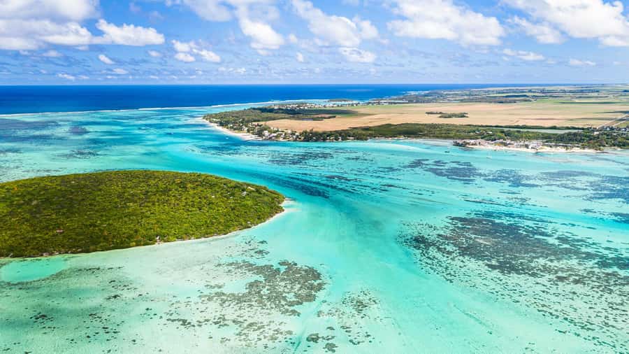 Mauritius: 5 East Coast Islands Tour with Snorkeling & Lunch - Ile aux Cerfs: Market Browsing, Beach Time, and the Most Relaxing Stretch