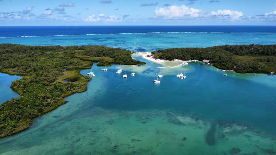 Mauritius 5 Islands Hopping Tours - PRIVATE BOAT - Why a private 5-island speedboat feels different in Mauritius