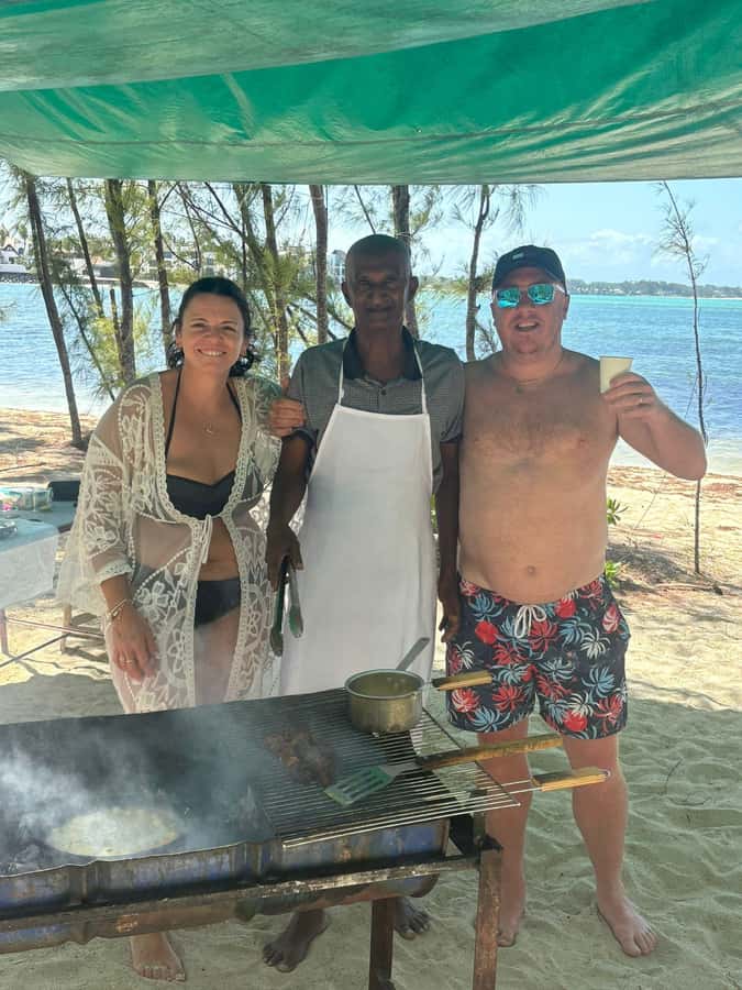 Mauritius 5 Islands Hopping Tours - PRIVATE BOAT - Dolphins in natural habitat, with turtles as a bonus if the ocean cooperates