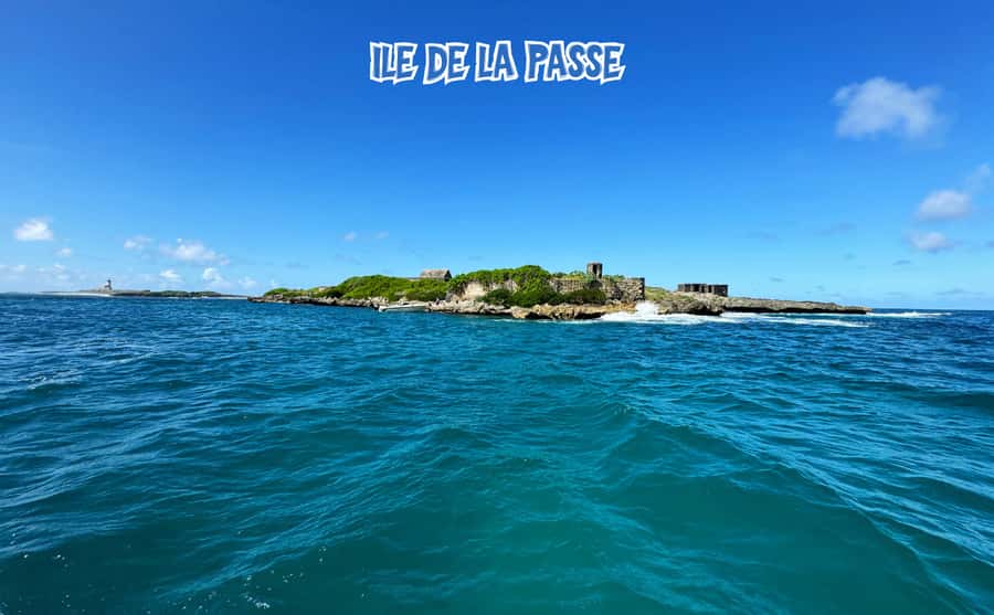 Mauritius: 5 Islands of the East Speedboat Tour with BBQ - Another water break: the secret swimming and reef stop