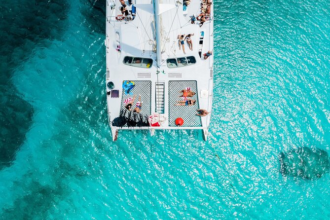 Mauritius: Catamaran Cruise to Ile Aux Cerfs with BBQ Lunch - BBQ lunch on board and the drinks that actually matter