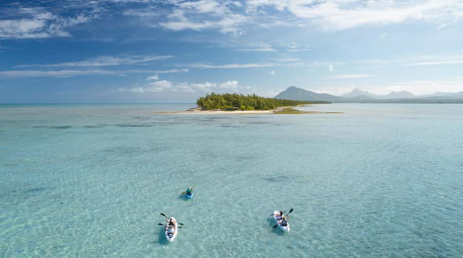 Mauritius: Guided Kayak tour to Benitiers Island - What to Bring for Sun, Water, and a Few Wet Moments