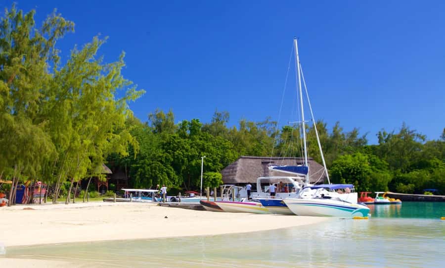 Mauritius: Ile aux Cerfs Boat Tour with BBQ Lunch and Drinks - Trou D’eau Douce to Ile aux Cerfs by Speedboat