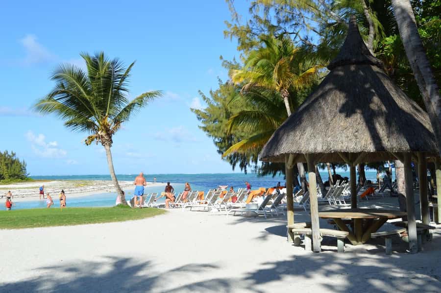 Mauritius: Ile aux Cerfs Boat Tour with BBQ Lunch and Drinks - Should You Book This Ile aux Cerfs Speedboat Tour?