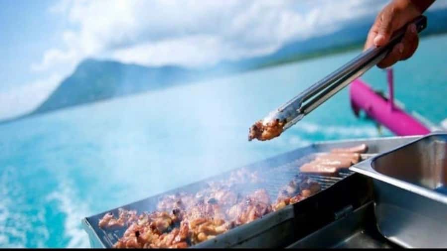Mauritius: Ile Aux Cerfs catamaran cruise Lunch with BBQ - Ile aux Cerfs beaches and lagoon: why the island works so well for a day trip