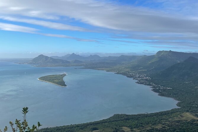 Mauritius: Le Morne: Intimate Hike Away from the Crowd - The guide makes or breaks the scramble, and Vanessa is the reason