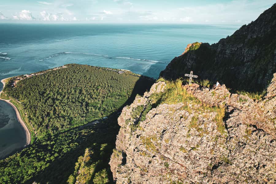 Mauritius: Le Morne Mountain Guided Sunrise Hike and Climb - Trochetia Boutoniona viewpoint: snacks plus history at the right moment
