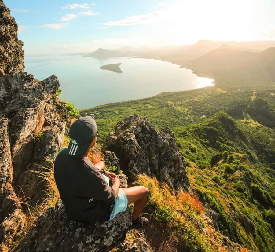 Mauritius: Le Morne Mountain Guided Sunrise Hike and Climb - Summit moment: cross memorial views at about 470 meters