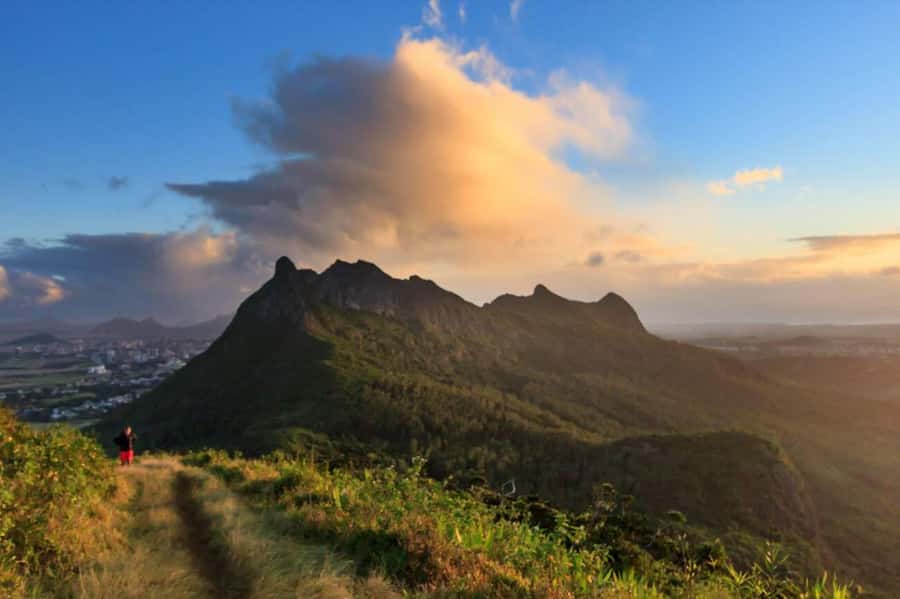Mauritius: Le Pouce Guided Hiking Experience with a local - Timing, duration, and how the tour feels in real time
