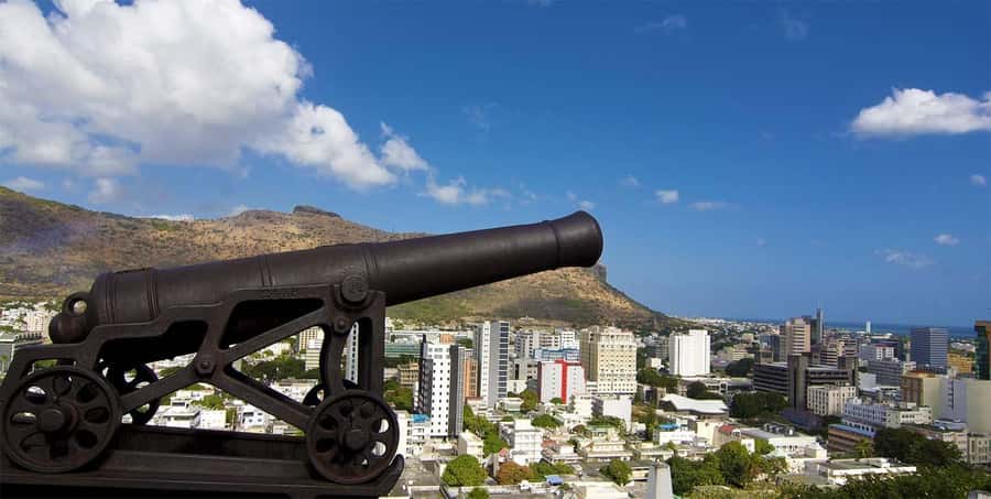 Mauritius: North Tour with Tea Tasting & Oceanarium Visit - Fort Adelaide views, The Citadel first