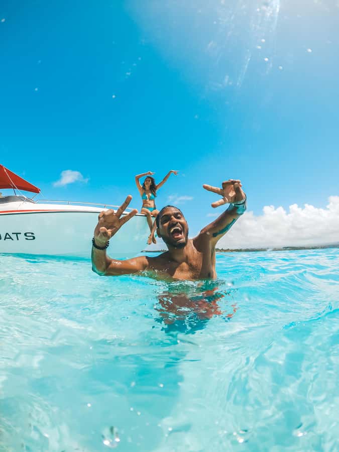 Mauritius: Private 5 Island Tour with Ile aux Cerfs - A private speedboat tour that mixes beaches, animals, and history