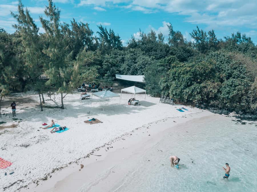 Mauritius: Private 5 Island Tour with Ile aux Cerfs - Ile aux Fouquets (Ile au Phare): 1864 lighthouse history and sea views